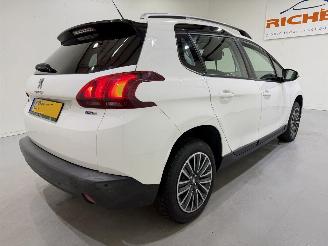 Peugeot 2008 1.2 PureTech 110 Allure picture 6