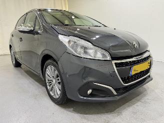skadebil auto Peugeot 208 HB 1.2 Allure Navi/Clima/Pano 2017/3