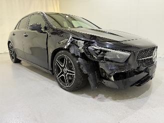 krockskadad bil auto Mercedes A-klasse HB A200d AMG Premium Plus Night 2024/12