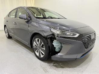 Damaged car Hyundai Ioniq 1.6 GDI HEV Aut. Navi/Clima 2019/8