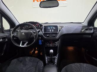 Peugeot 208 1.2 PureTech Allure 5Drs 81Kw Bjr.2019 picture 17