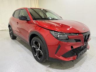 Damaged car Alfa Romeo Junior Ibrida 1.2 VGT Sport Speciale 2025/1