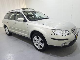 Auto incidentate Subaru Outback 2.5i LPG 4WD AUT Pano Leder 2006/11