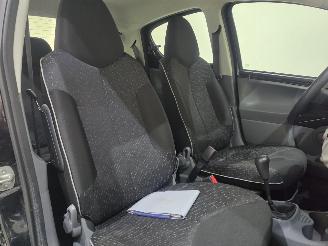 Peugeot 107 1.0-12V Blue Lease 5Drs 50Kw picture 19