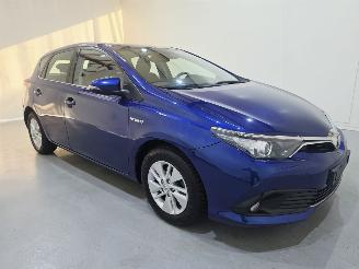 uszkodzony samochody osobowe Toyota Auris HB 1.8 Hybrid Business Plus 100Kw Bjr.2017 2017/3