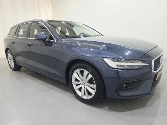 Voiture accidenté Volvo V-60 2.0 B4 Business Pro MHEV 145Kw 2021/12