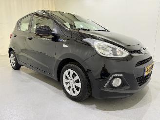 Unfallwagen Hyundai I-10 1.0 Blue i-Motion Comfort Plus 2014/11