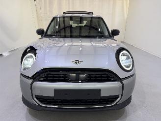 Mini Cooper 5-Drs 1.5 C Classic Aut7 picture 2