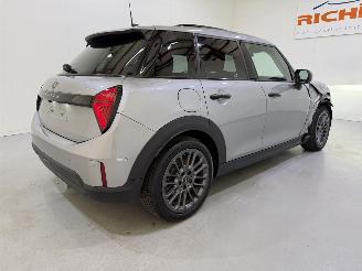 Mini Cooper 5-Drs 1.5 C Classic Aut7 picture 25