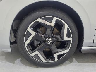 Volkswagen Golf VIII 1.5 eTSI R/Line Pano DSG MHEV 110kw picture 23