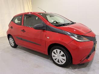 škoda osobní automobily Toyota Aygo 1.0 VVT-i X-Fun 5 Drs Airco NAP 2017/7