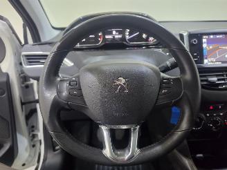 Peugeot 2008 1.2 PureTech Blue Lion AC Navi Panoramadak picture 14