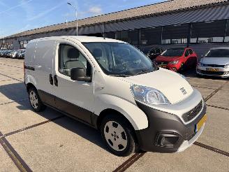 Voiture accidenté Fiat Fiorino 1.3 MJ Adventure 59kw 2023/5