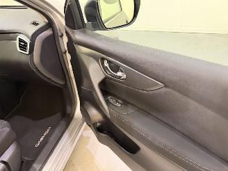 Nissan Qashqai 1.2 DIG-T 115pk N-Connecta Panoramadak picture 11