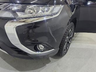 Mitsubishi Outlander 2.0 PHEV Instyle+ 4WD149Kw Bjr.2018 picture 45