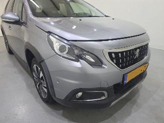 Peugeot 2008 1.2 PureTech Allure Aut Trekhaak Panorama picture 11