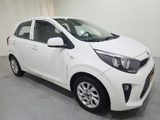 damaged passenger cars Kia Picanto 1.0 ComfortPlusLine Navigator Bjr.2018 2018/5