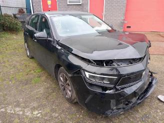 Coche siniestrado Opel Astra Astra L (F3/FB/FM/FP), Hatchback 5-drs, 2021 1.2 Turbo 110 12V 2023/10