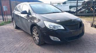Démontage voiture Opel Astra Astra J Sports Tourer (PD8/PE8/PF8), Combi, 2010 / 2015 1.7 CDTi 16V 2011/6