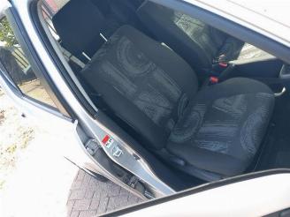 Opel Agila Agila (B), MPV, 2008 / 2014 1.0 12V picture 12