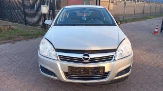 Opel Astra Astra H (L48), Hatchback 5-drs, 2004 / 2010 1.6 16V picture 2