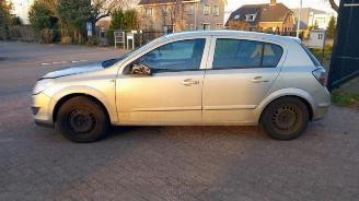 Opel Astra Astra H (L48), Hatchback 5-drs, 2004 / 2014 1.6 16V picture 4