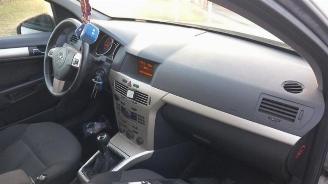 Opel Astra Astra H (L48), Hatchback 5-drs, 2004 / 2014 1.6 16V picture 9