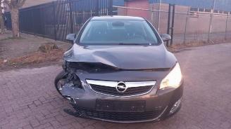 Opel Astra Astra J (PC6/PD6/PE6/PF6), Hatchback 5-drs, 2009 / 2015 1.4 Turbo 16V picture 2