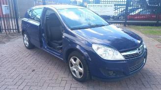 Vrakbiler auto Opel Astra  2007/7
