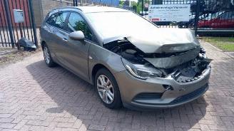 Coche siniestrado Opel Astra Astra K Sports Tourer, Combi, 2015 / 2022 1.6 CDTI 110 16V 2016/9