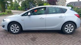 Opel Astra Astra J (PC6/PD6/PE6/PF6), Hatchback 5-drs, 2009 / 2015 1.4 Turbo 16V ecoFLEX 120 picture 4