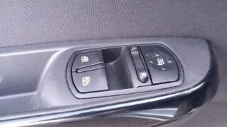 Opel Corsa-E Corsa E, Hatchback, 2014 1.3 CDTi 16V ecoFLEX picture 29
