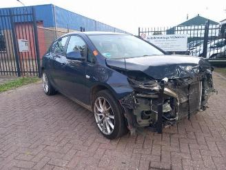 Vrakbiler auto Opel Astra Astra J (PC6/PD6/PE6/PF6), Hatchback 5-drs, 2009 / 2015 1.4 Turbo 16V 2011/10
