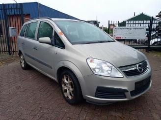 Vrakbiler auto Opel Zafira Zafira (M75), MPV, 2005 / 2015 2.2 16V Direct Ecotec 2006/1