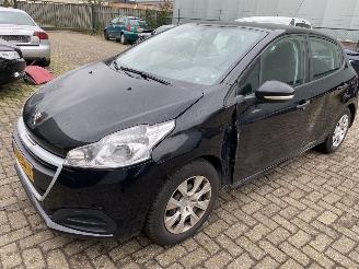 disassembly commercial vehicles Peugeot 208 1.0 Pure Tech Access 5 Drs 2015/11