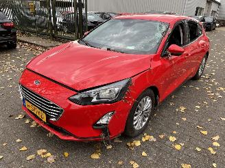 krockskadad bil auto Ford Focus 1.0 Ecoboost Titanium Business  5 Drs 2020/2