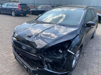 krockskadad bil auto Ford Focus Wagon 1.0 2017/12