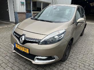 krockskadad bil bedrijf Renault Scenic 1.2 TCe 2014/5