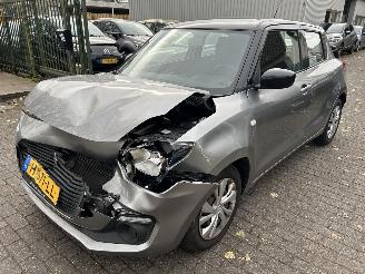 krockskadad bil auto Suzuki Swift 1.2 Comfort Smart Hybrid 2020/3