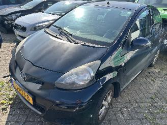 skadebil auto Toyota Aygo 1.0-12V   5 drs 2009/3