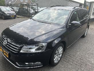 krockskadad bil auto Volkswagen Passat Stationcar 1.4 2012/1