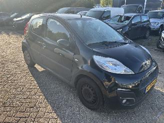 Peugeot 107 1.0-12V  Active  5 Drs - Airco picture 3