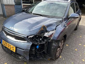 krockskadad bil auto Kia Stonic 1.0 T-GDI Hybrid Dynamic PlusLine 2025/1