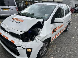 skadebil auto Kia Picanto 1.0 DPI Comfortline 2022/2