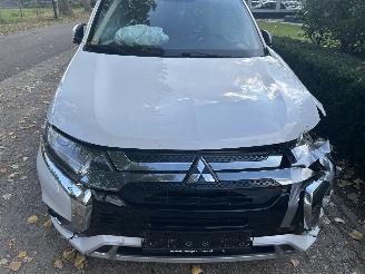 Mitsubishi Outlander 2.4 PHEV   Intense  Automaat picture 2