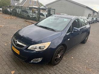 skadebil auto Opel Astra Sports Tourer 1.4 Cosmo 2011/6