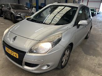 krockskadad bil auto Renault Scenic 1.6 Dynamic 2010/4