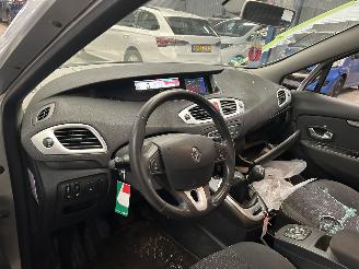 Renault Scenic 1.6 Dynamic picture 10