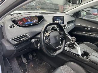 Peugeot 5008 1.2 PureTech Blue lease Premium picture 13