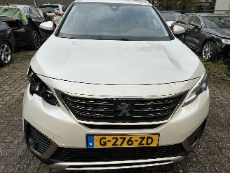 Peugeot 5008 1.2 PureTech Blue lease Premium picture 2